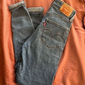Levi’s high rise skinny jeans